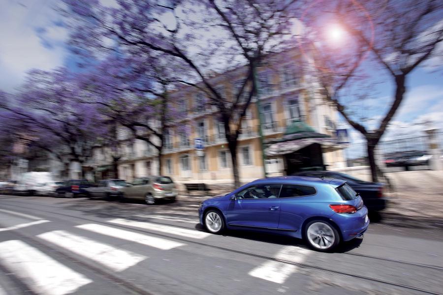  Volkswagen Scirocco 2008 года  (фото 9 из 143)
